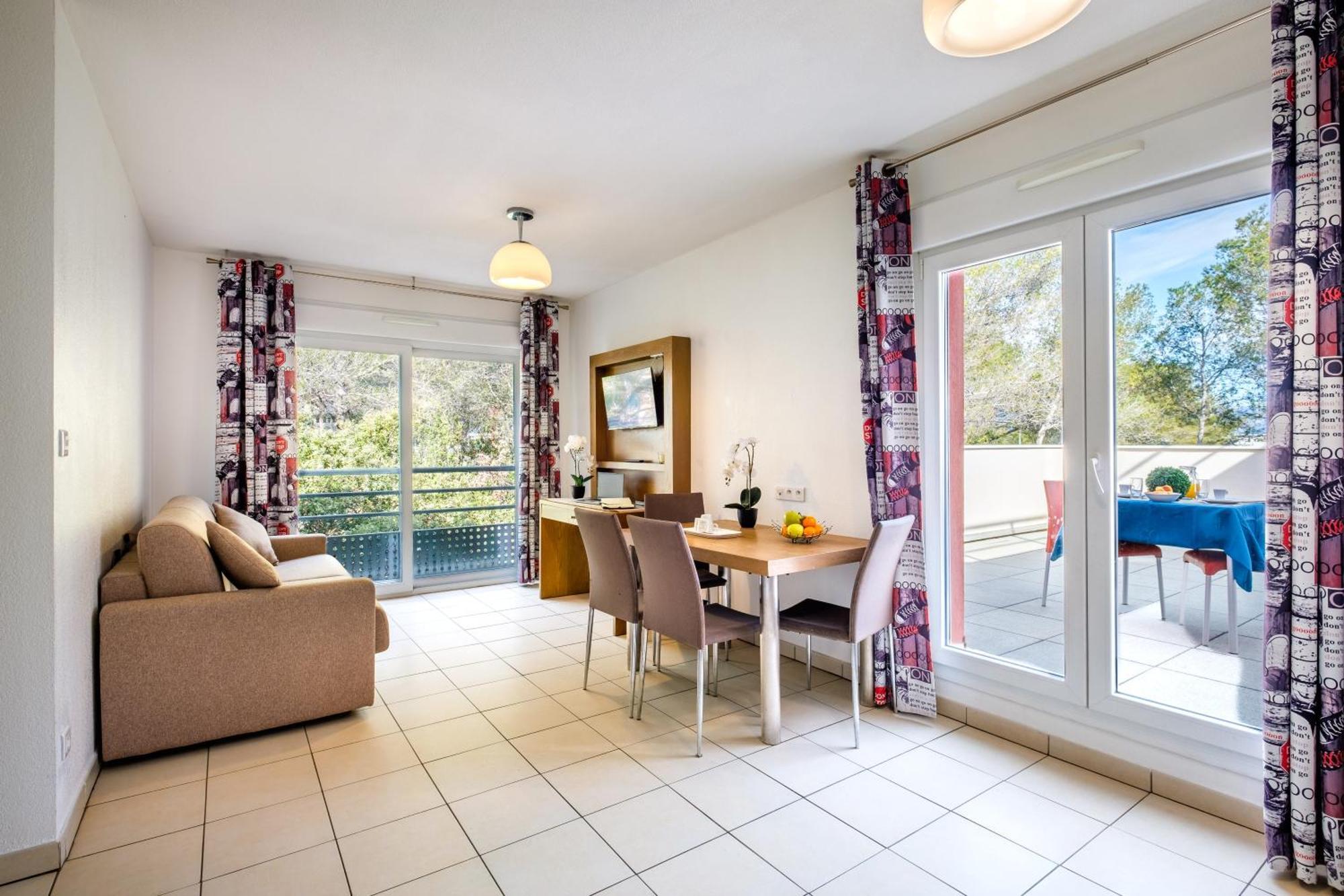 Comfort Aparthotel Antibes Le Maestria Exterior photo
